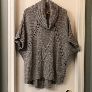 Grey and white cowl neck short sleeve sweater
